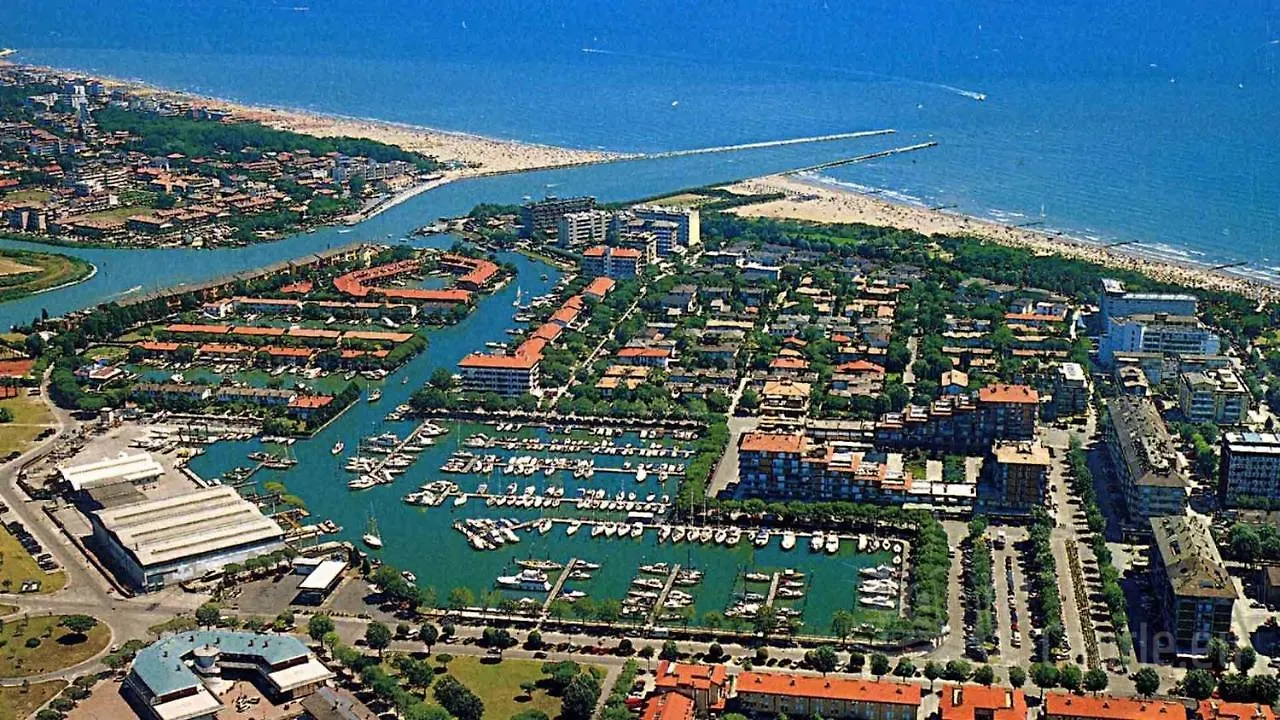 Flat With A Private Garden Next To The Sea Apartment Porto Santa Margherita di Caorle Italy